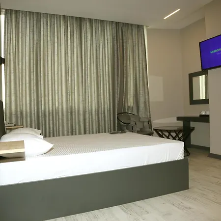 Hotel Zoom *