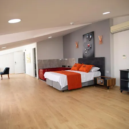 Zoom Hotel